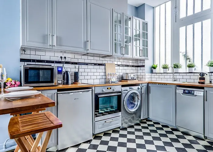 Buttes-chaumont - Fully-equipped Apartment *