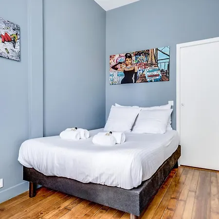 Buttes-chaumont - Fully-equipped